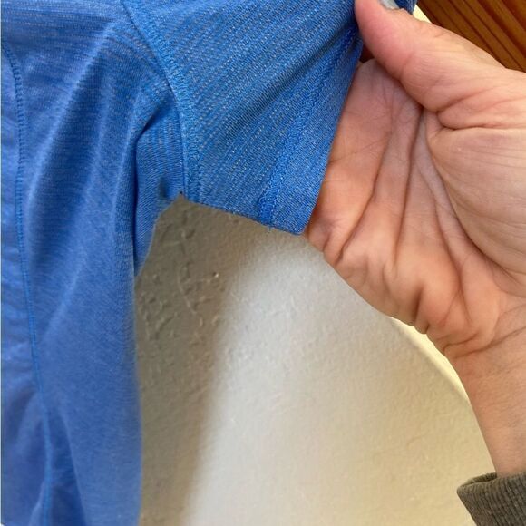 lululemon run: wild short sleeve size top size 4 heathered porcelaine blue - Picture 6 of 7